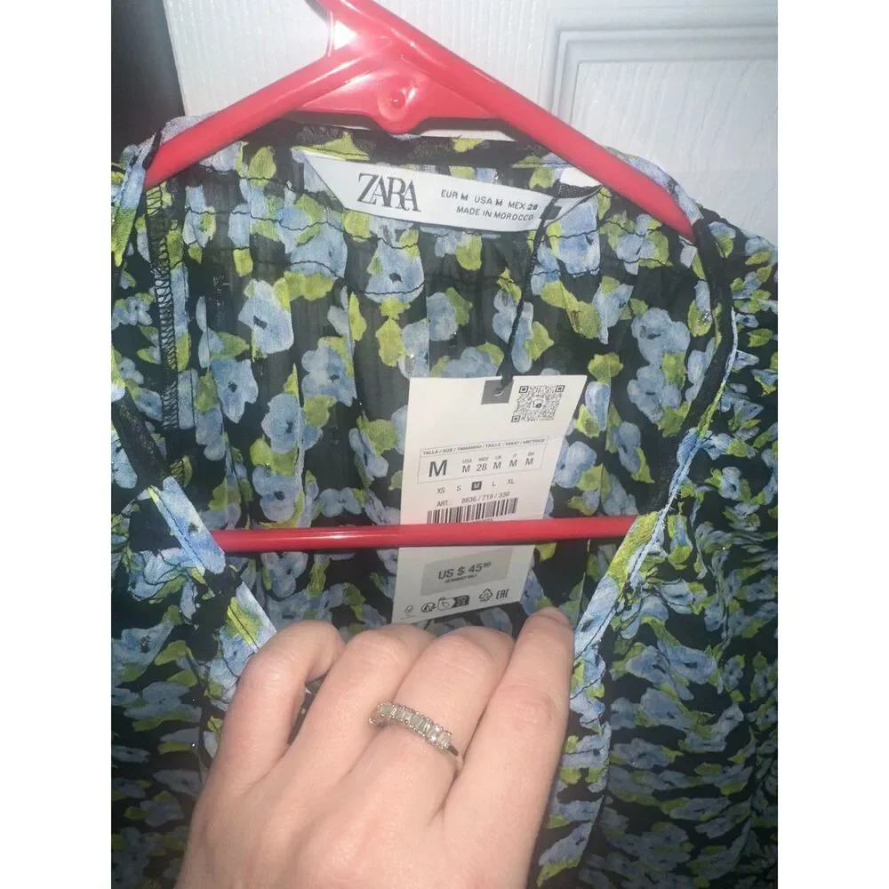 NWT Zara Floral Print Blouse Size Medium